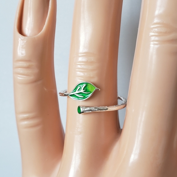 Artisan Sterling Leaf Ring - Picture 8 of 8